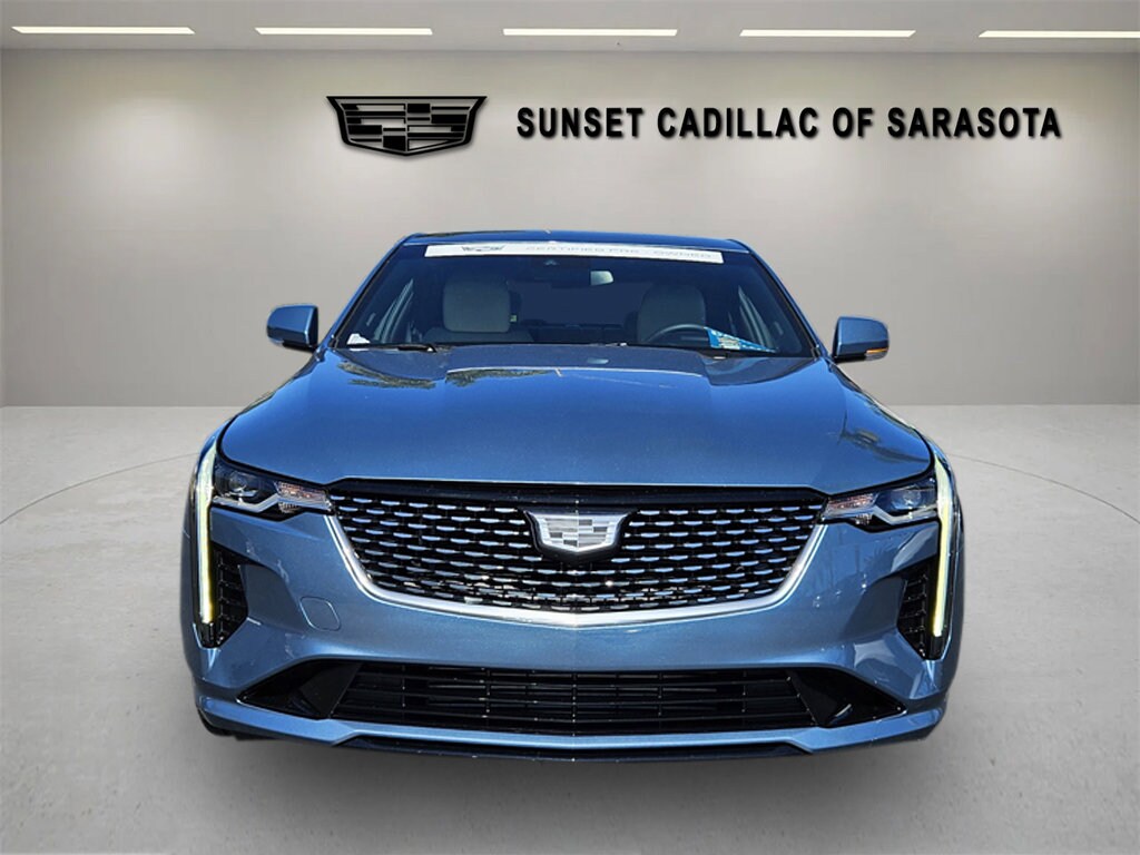 2023 Cadillac CT4 Luxury photo 2
