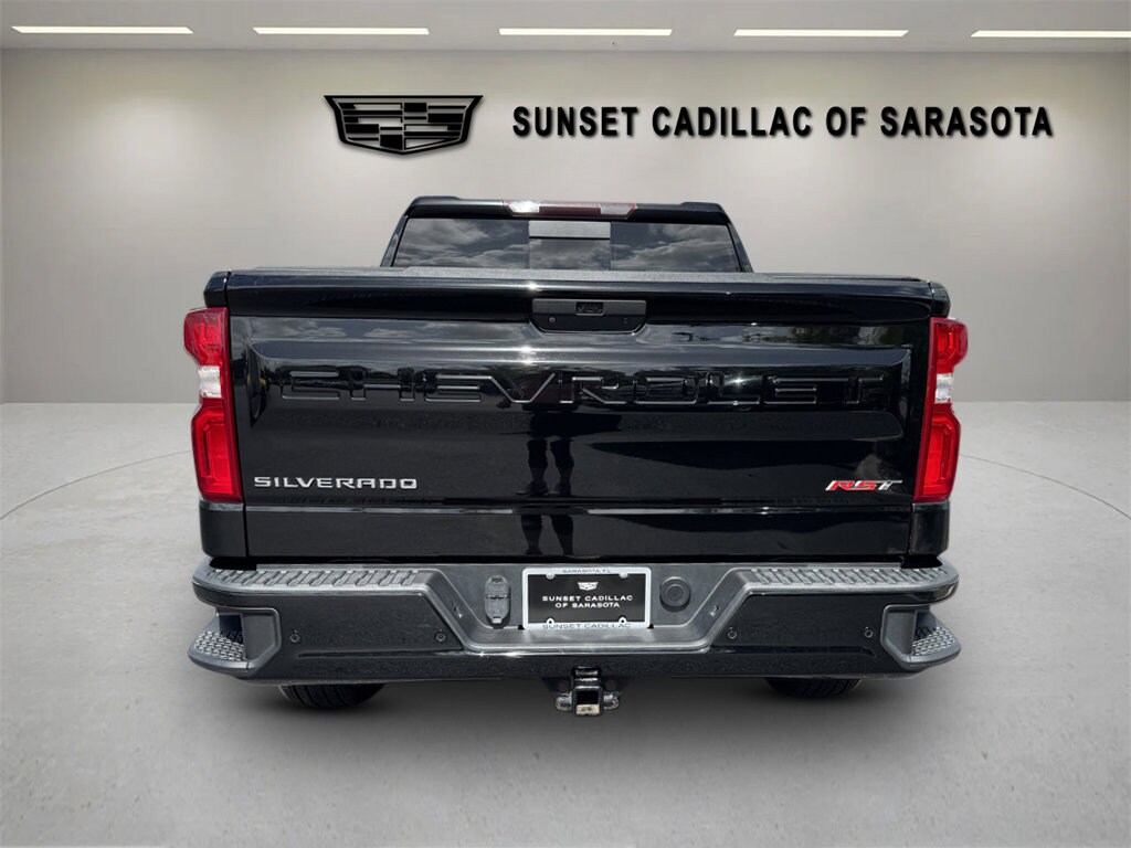 2021 Chevrolet Silverado 1500 RST photo 3
