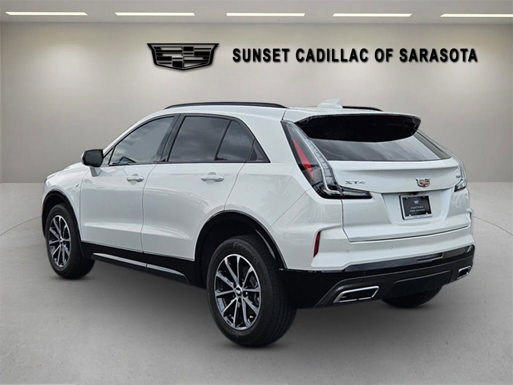 2024 Cadillac XT4 Sport photo 4
