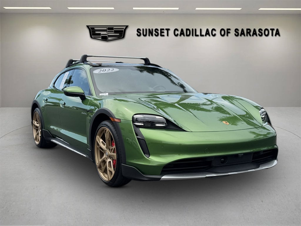 2022 Porsche Taycan 4S Cross Turismo's photo