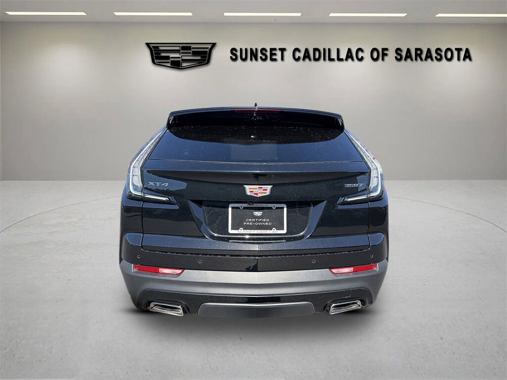 2022 Cadillac XT4 Sport photo 3
