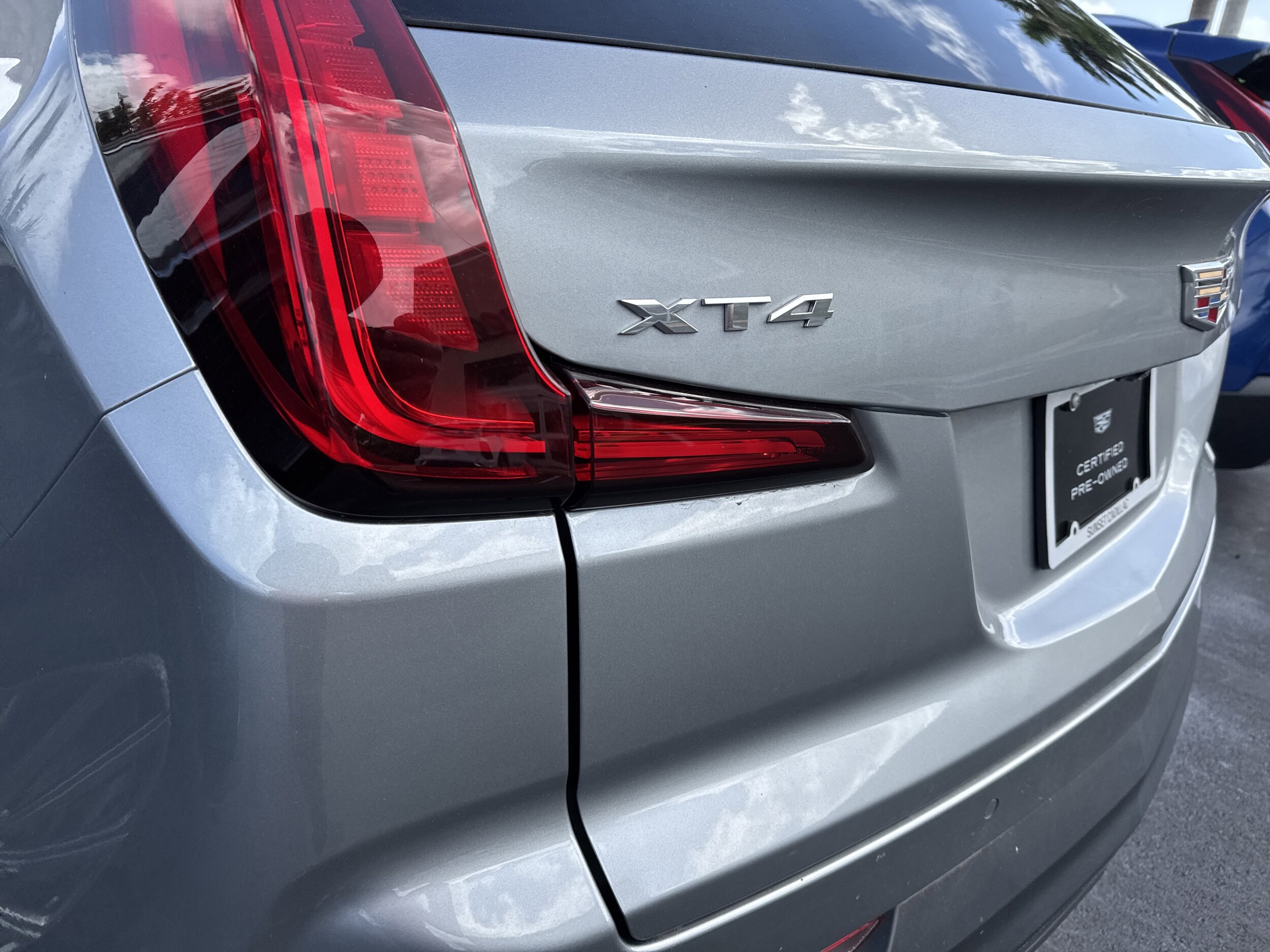 2023 Cadillac XT4 Luxury photo 4