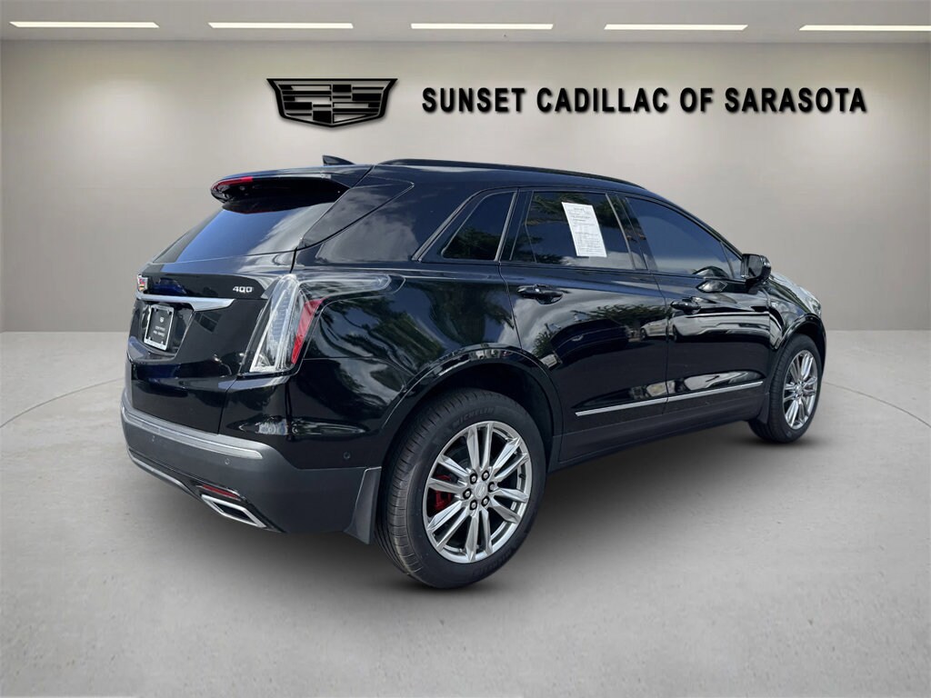 2025 Cadillac XT5 Sport photo 3