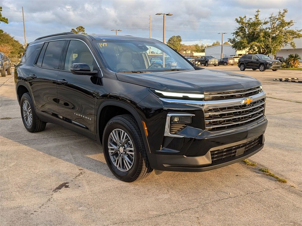 2026 Chevrolet Traverse photo 3