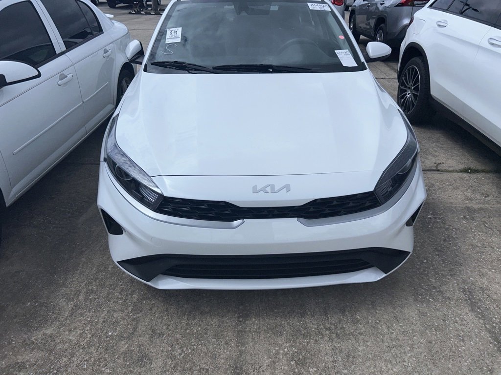 2024 Kia Forte LXS photo 2