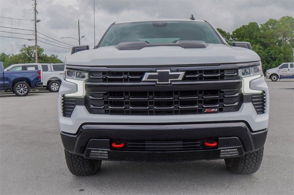 2022 Chevrolet Silverado 1500 LT Trail Boss photo 2