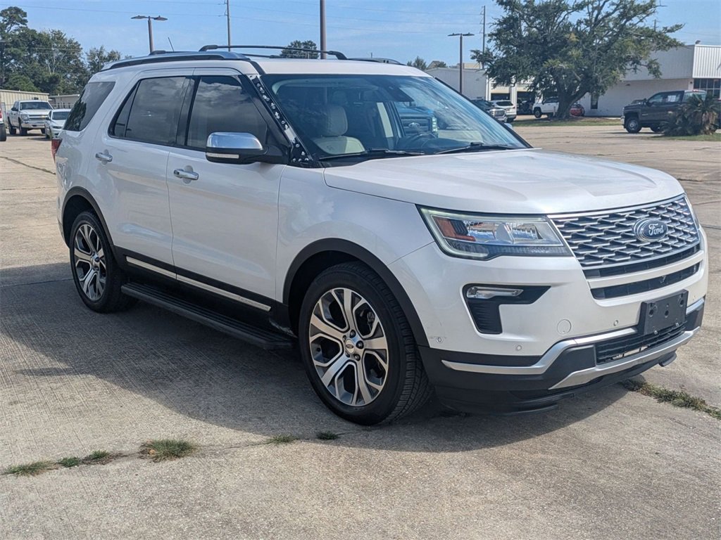 2018 Ford Explorer Platinum photo 2