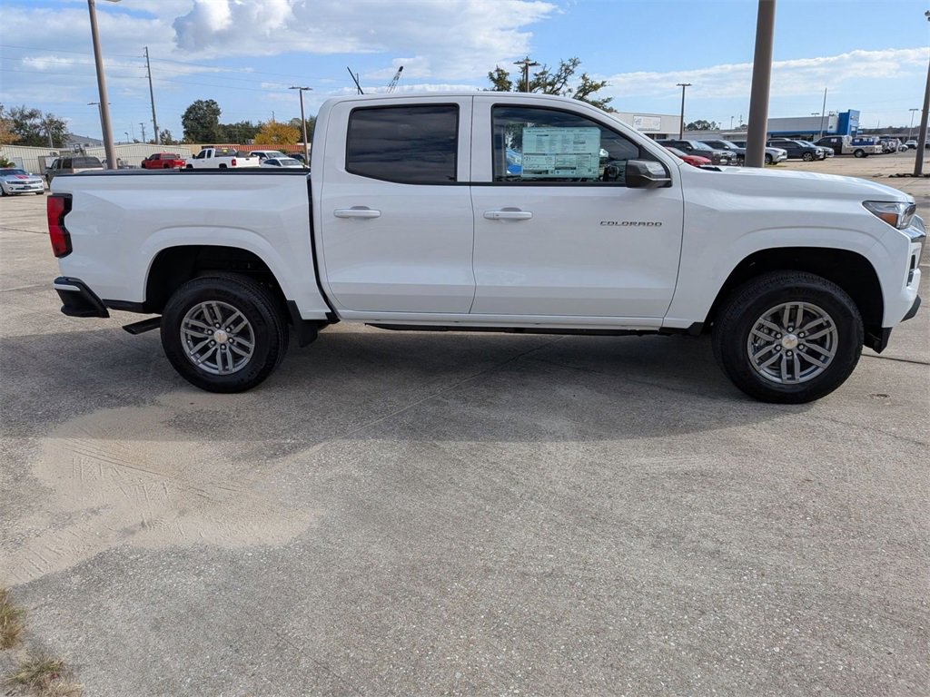 2026 Chevrolet Colorado LT photo 2