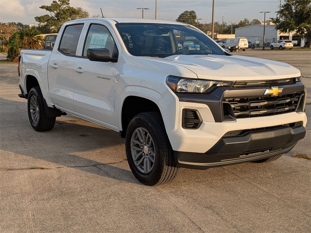 2026 Chevrolet Colorado LT photo 3