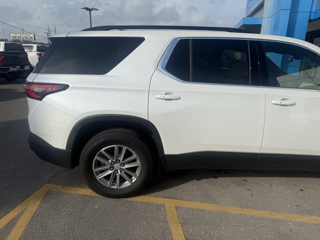 2022 Chevrolet Traverse Cloth photo 2