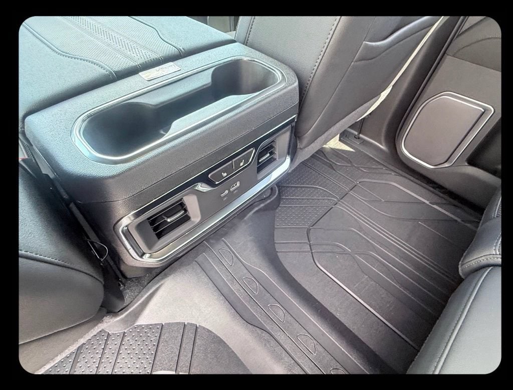 2026 Chevrolet Silverado 1500 High Country - Photo 12