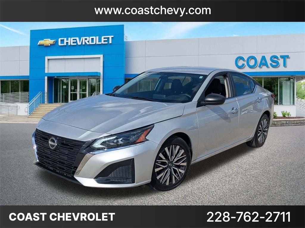 Used 2025 Nissan Altima SV