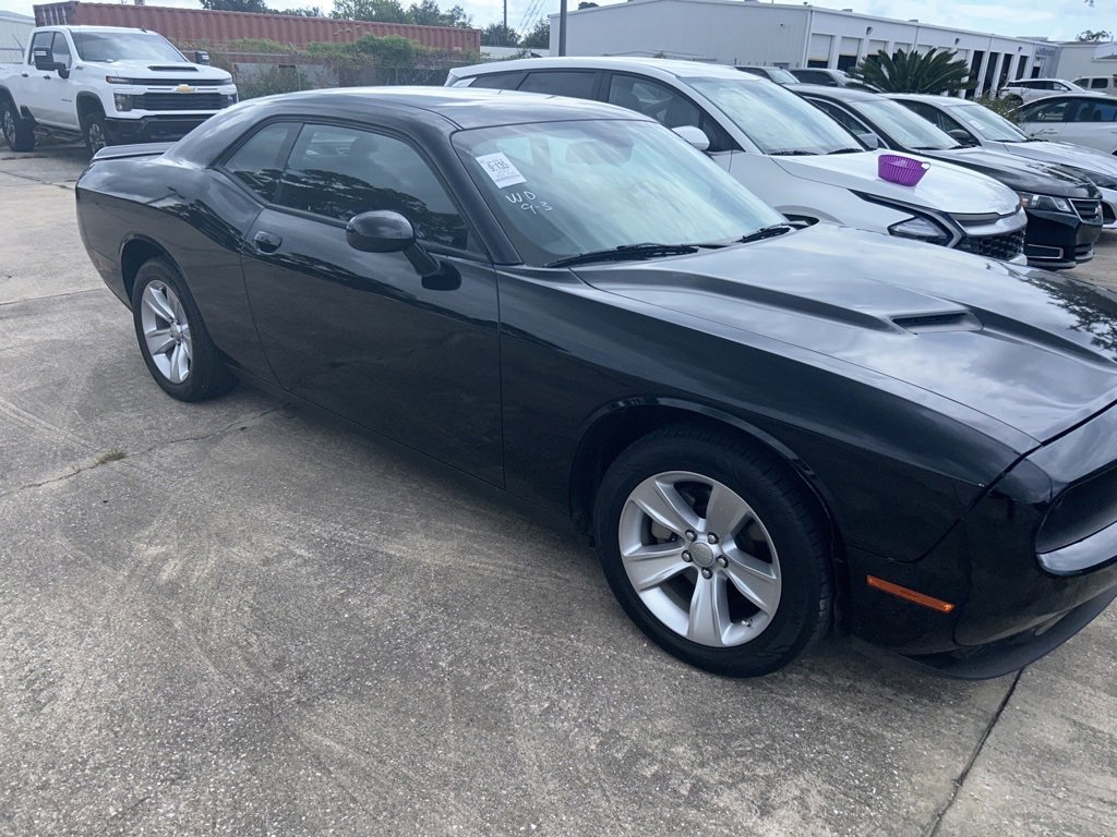 2023 Dodge Challenger SXT photo 2