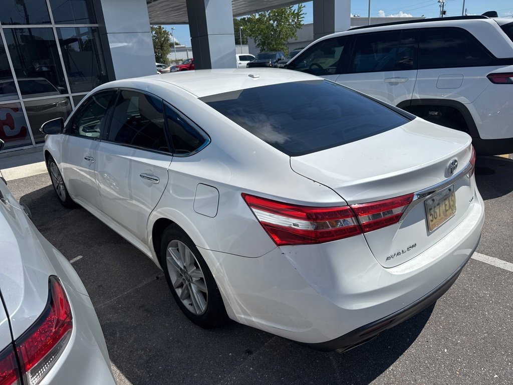 2015 Toyota Avalon Limited photo 3