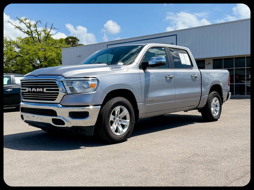 2024 RAM 1500 Laramie 4x4 Crew Cab 5'7's photo