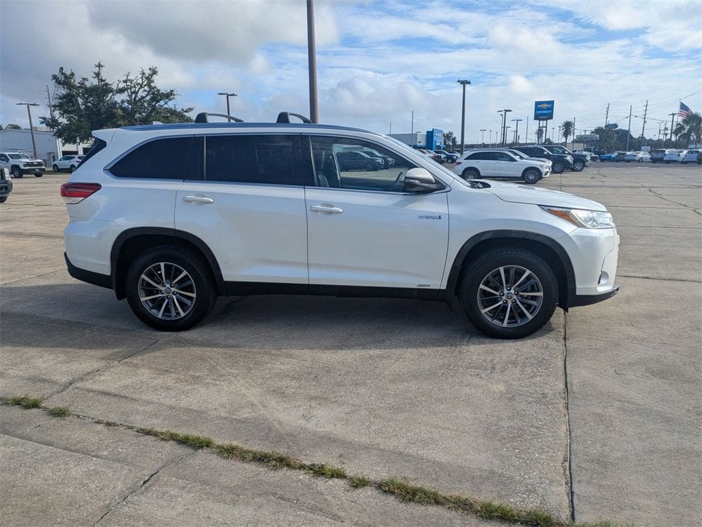 Used 2019 Toyota Highlander Hybrid XLE