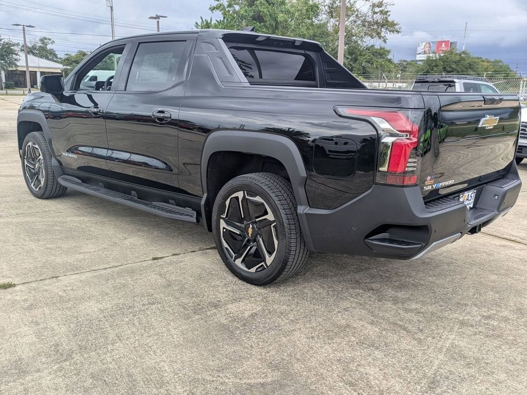 2026 Chevrolet Silverado EV LT - Photo 8