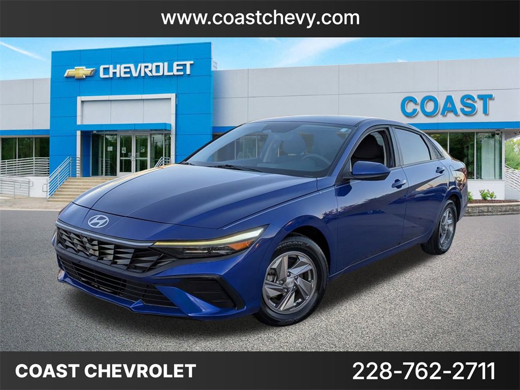 2025 Hyundai Elantra SE's photo