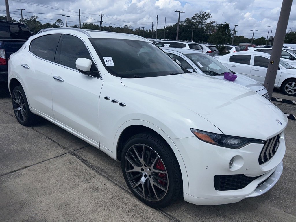 2017 Maserati Levante S photo 3