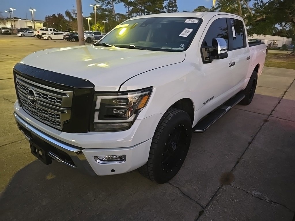 2021 Nissan Titan SL's photo