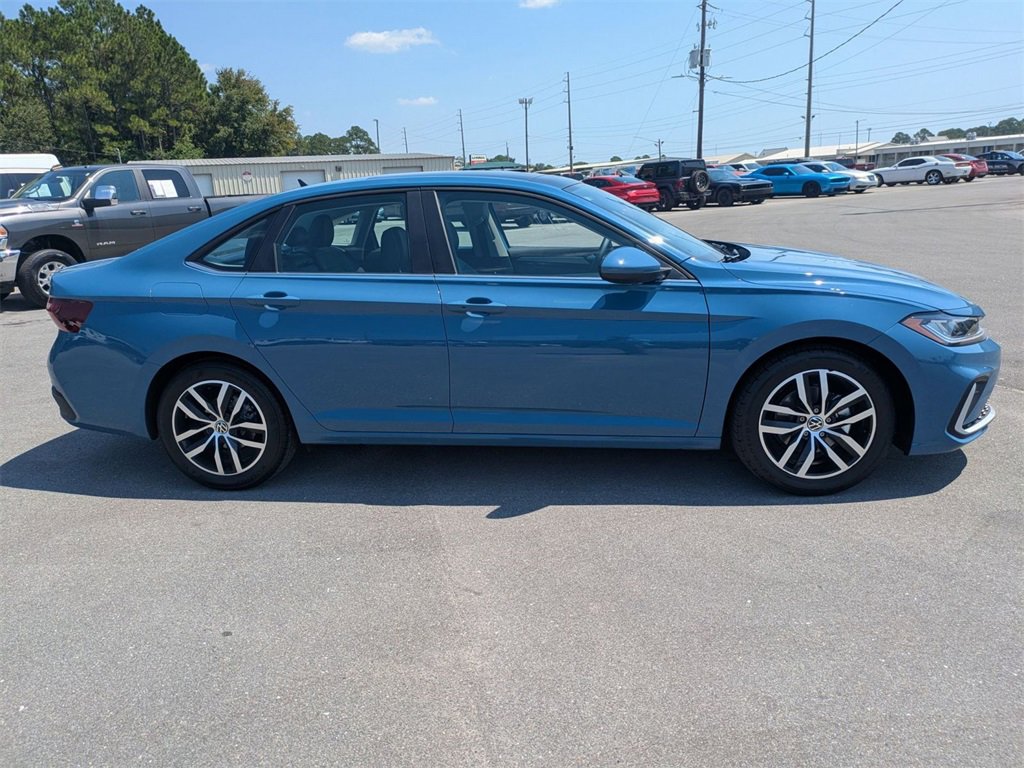 2025 Volkswagen Jetta 1.5T SE photo 4