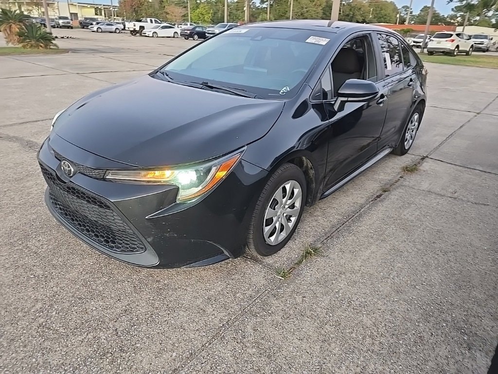 2022 Toyota Corolla LE's photo