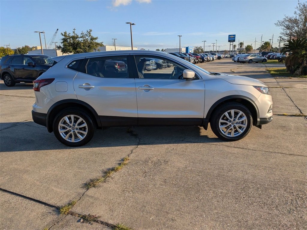 2022 Nissan Rogue Sport S photo 3