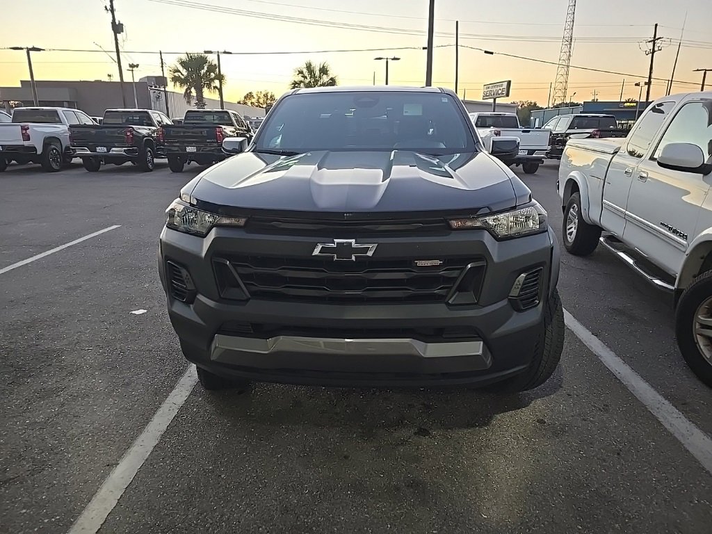 2023 Chevrolet Colorado Trail Boss photo 2