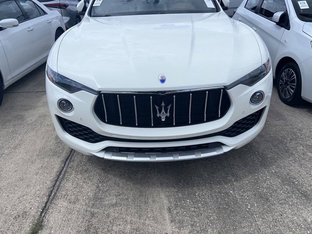 2017 Maserati Levante S photo 2