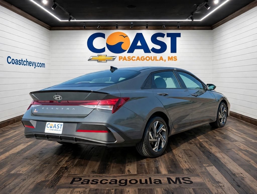 Used 2025 Hyundai Elantra SEL Sport