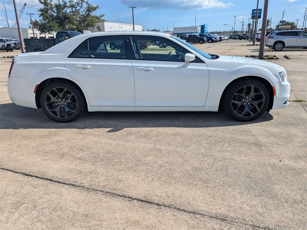 2021 Chrysler 300 LX photo 3