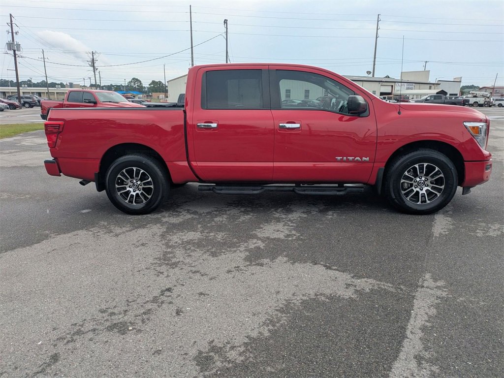 2021 Nissan Titan SV photo 2