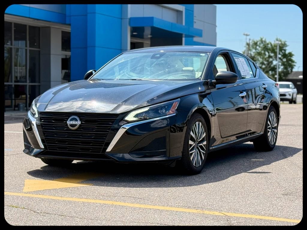 Used 2025 Nissan Altima SV