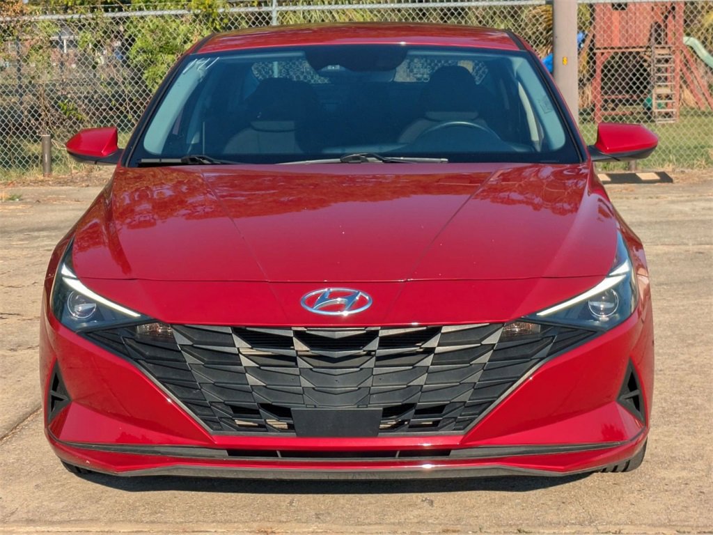 2023 Hyundai Elantra SEL photo 2
