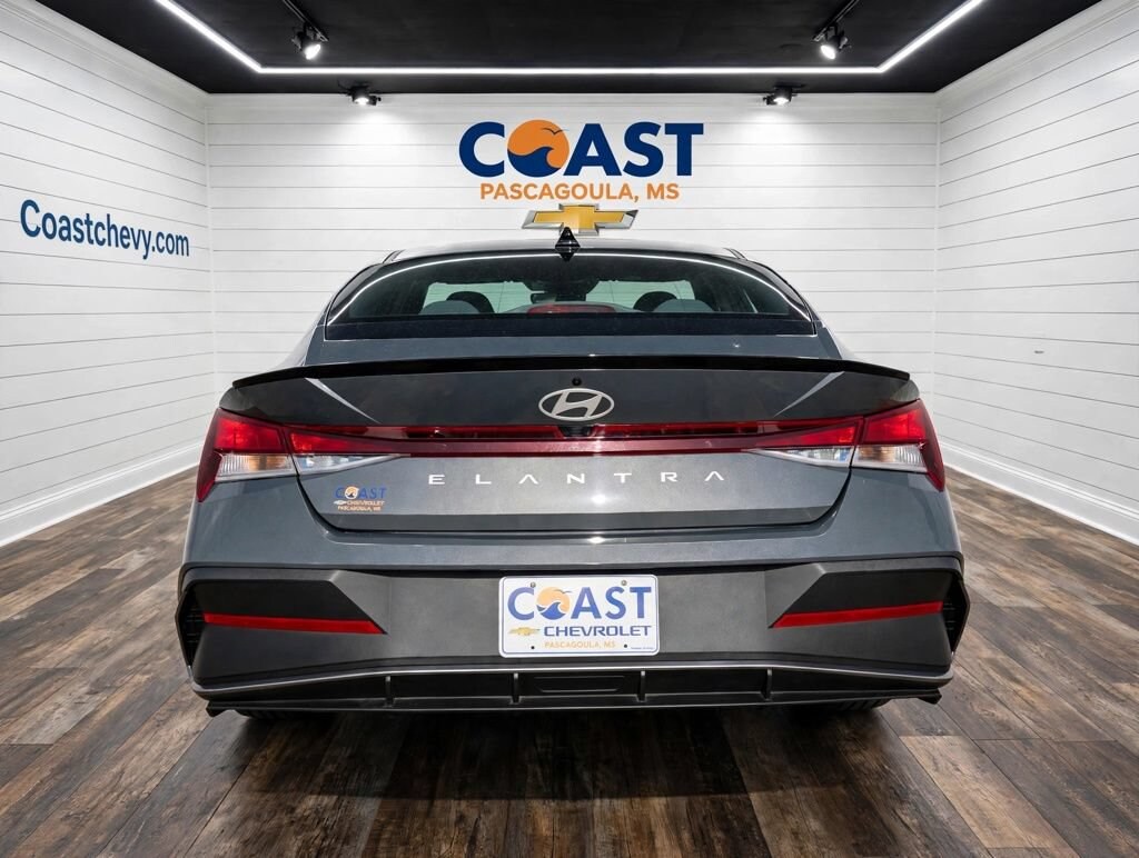 Used 2025 Hyundai Elantra SEL Sport