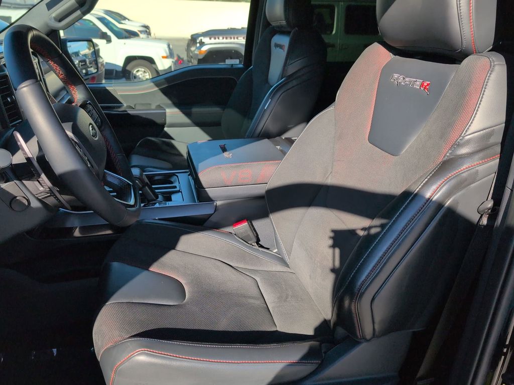 2025 Ford F-150 Raptor - Photo 11