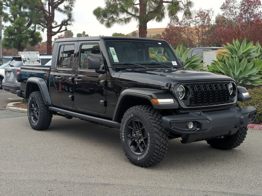 New 2025 Jeep Gladiator WILLYS 4X4 Pickup