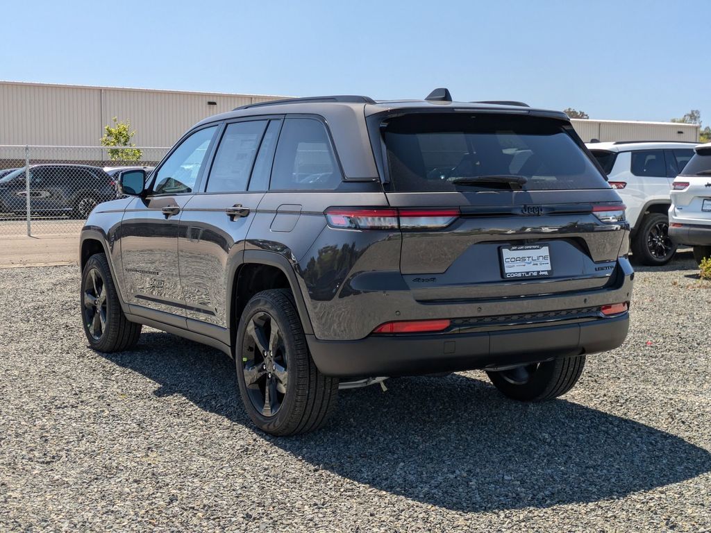 2025 Jeep Grand Cherokee Limited photo 4