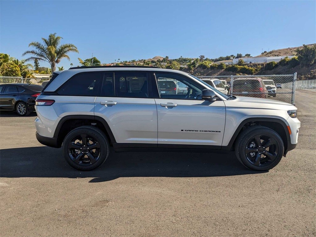 2024 Jeep Grand Cherokee ALTITUDE 4X4 Sport Utility Silver Zynith
