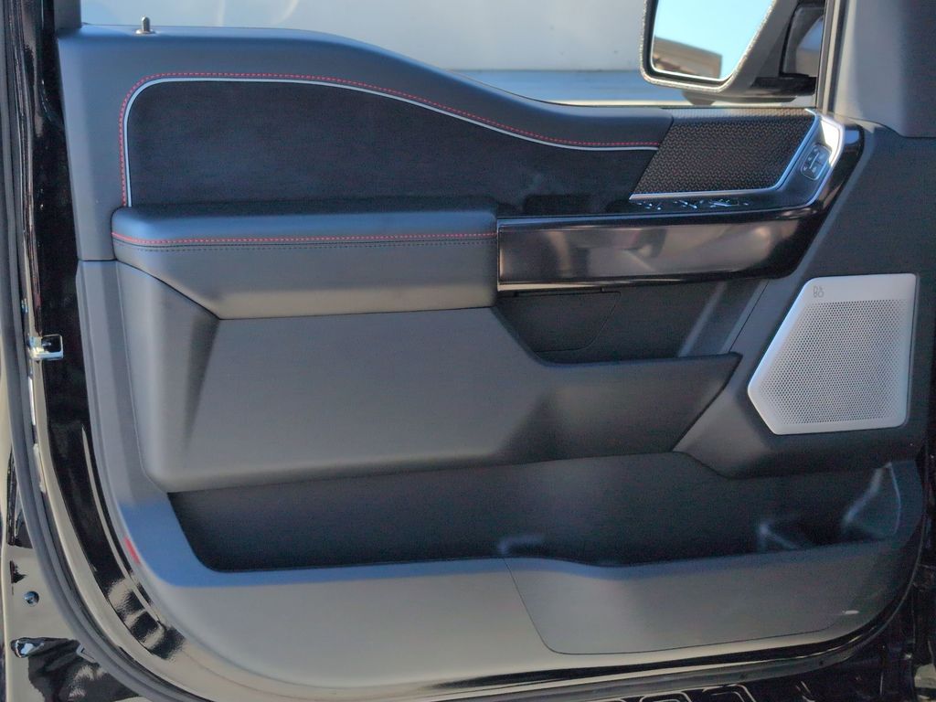 2025 Ford F-150 Raptor - Photo 14