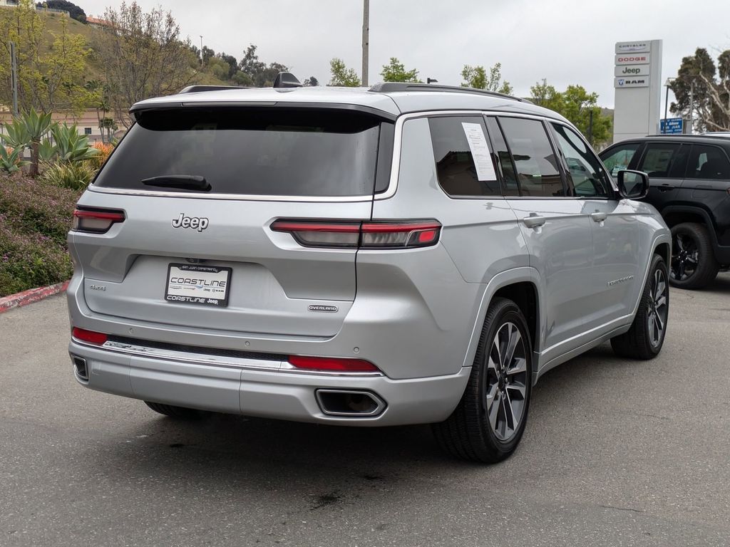 2024 Jeep Grand Cherokee Overland photo 3