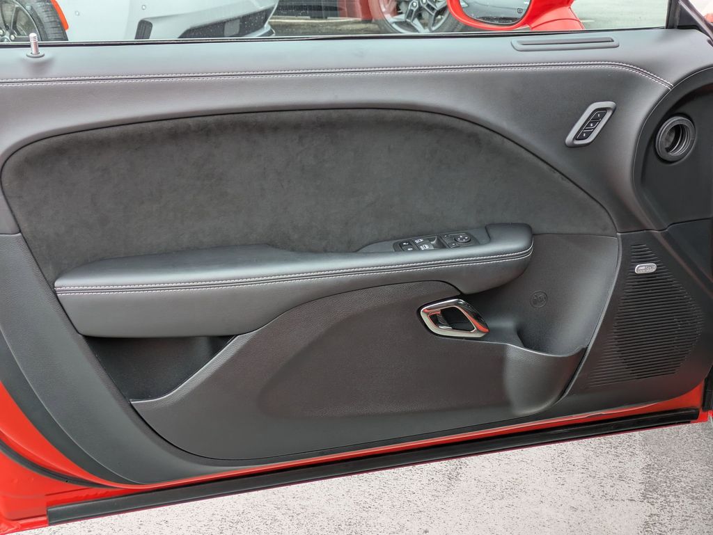 2022 Dodge Challenger SRT - Photo 10