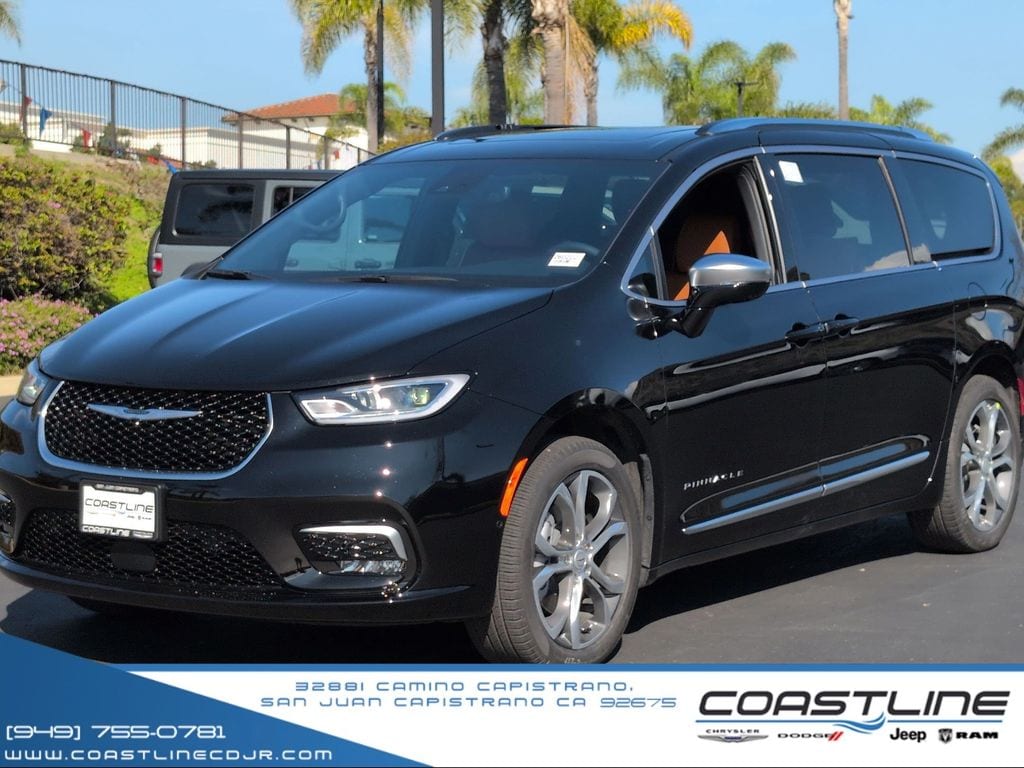 2026 Chrysler Pacifica Pinnacle's photo
