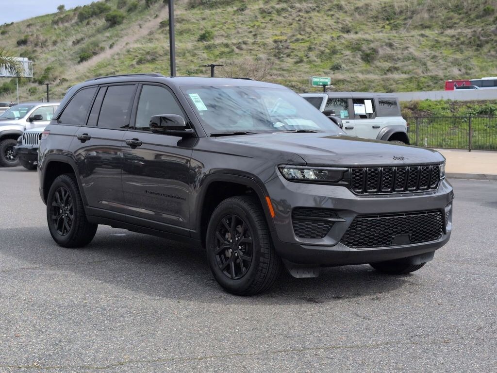 New 2025 Jeep Grand Cherokee ALTITUDE 4X2 Sport Utility