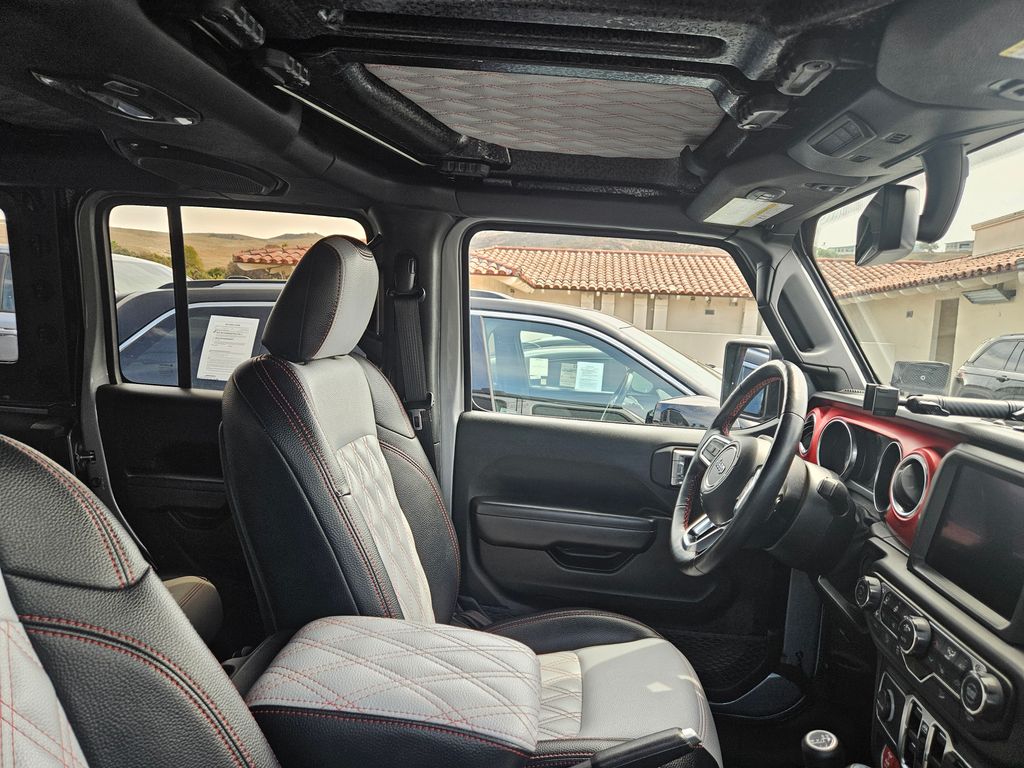 2021 Jeep Wrangler Unlimited Rubicon photo 2