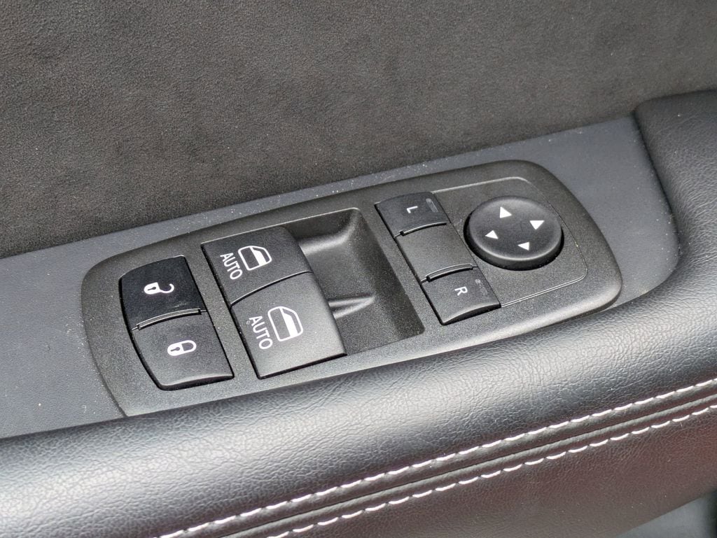 2022 Dodge Challenger SRT - Photo 11