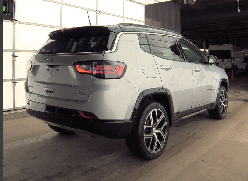 2024 Jeep Compass Limited photo 2