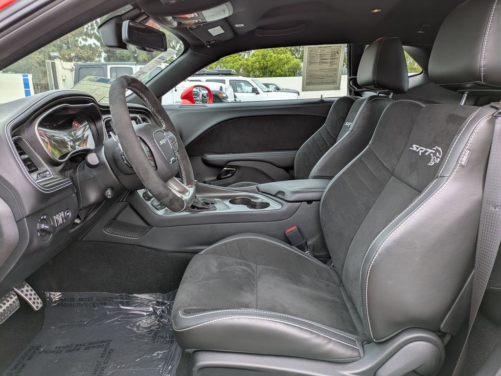 2022 Dodge Challenger SRT - Photo 8