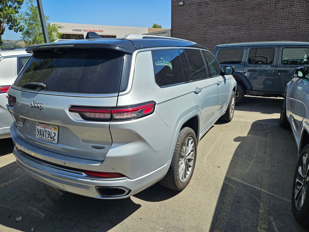 2022 Jeep Grand Cherokee L Summit photo 2