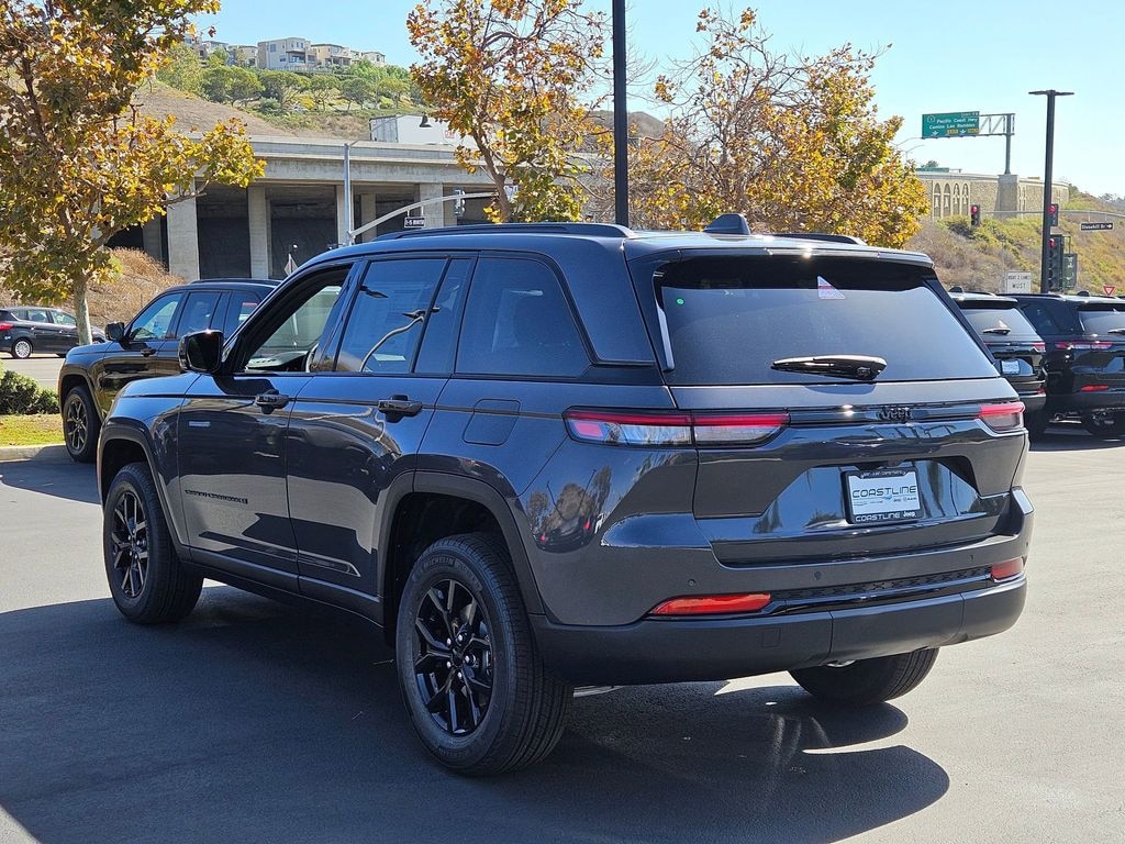 New 2025 Jeep Grand Cherokee ALTITUDE 4X2 Sport Utility